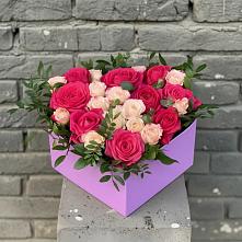 Цветочная композиция из Розы в коробке в Юрты