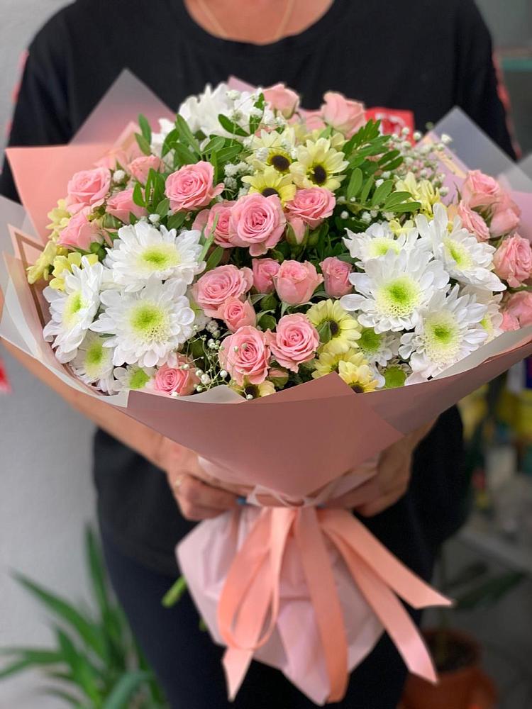 Букет цветов из: Розы и Хризантемы в Юрты