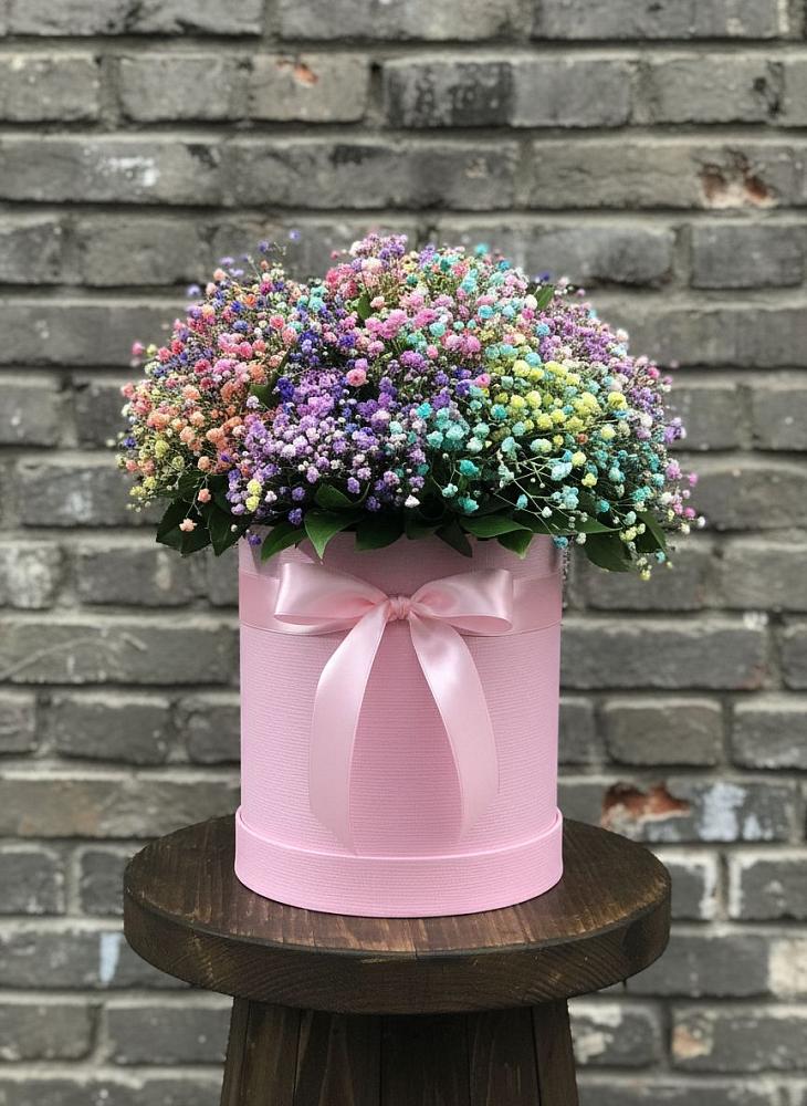 Цветочная композиция из Гипсофила и Розы в шляпной коробке в Юрты