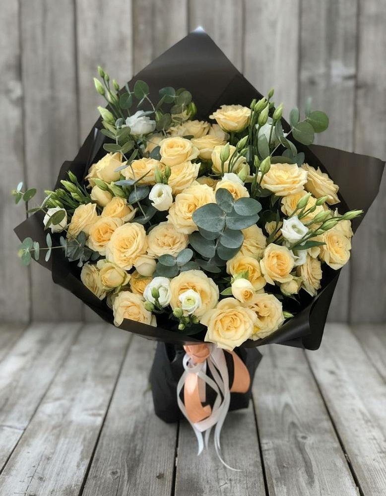 Букет цветов из: Розы и Лизиантусы в Юрты