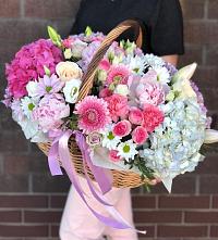 Цветочная композиция из Розы, Хризантемы, Пионы и Лизиантусы в корзине #REPLACE_PRED# Юрты