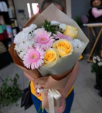 Букет цветов из:  Герберы, Розы и Хризантемы в Юрты