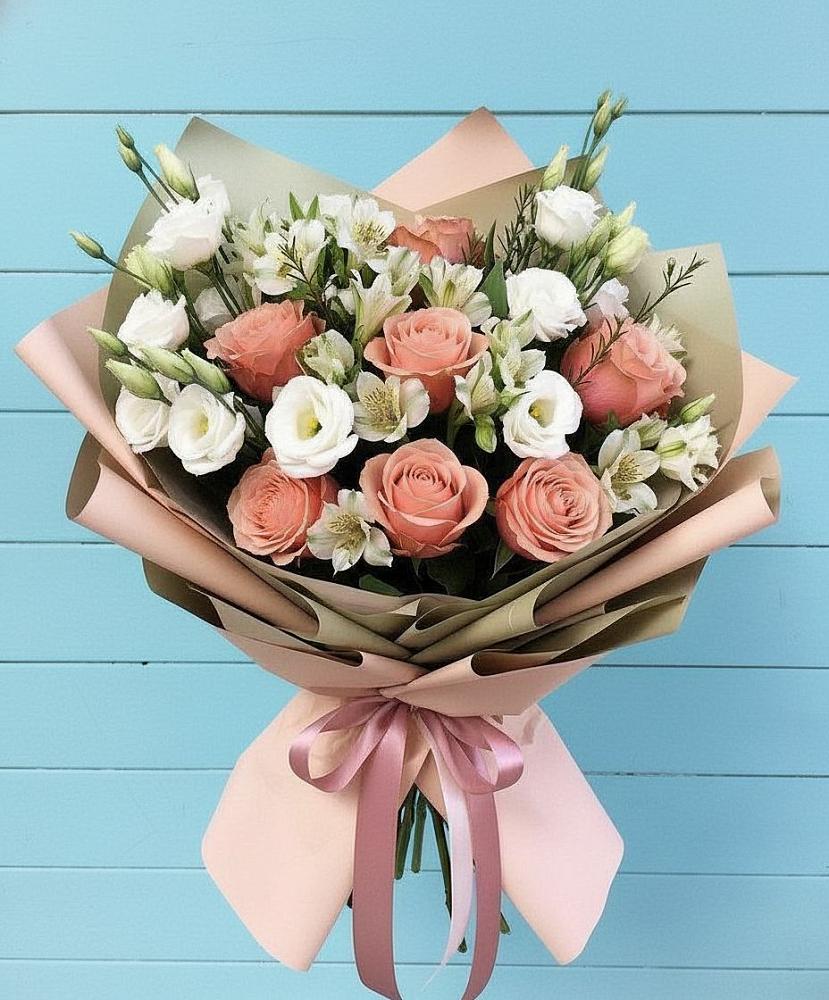 Букет цветов из: Розы, Альстромерии и Лизиантусы в Юрты