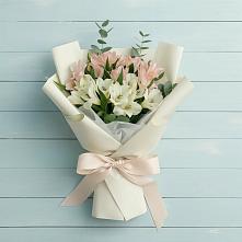 Букет цветов из:  Альстромерии #REPLACE_PRED# Юрты