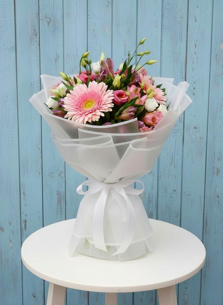 Букет цветов из: Герберы, Альстромерии и Лизиантусы в Юрты