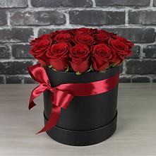 Цветочная композиция из Розы в шляпной коробке в Юрты