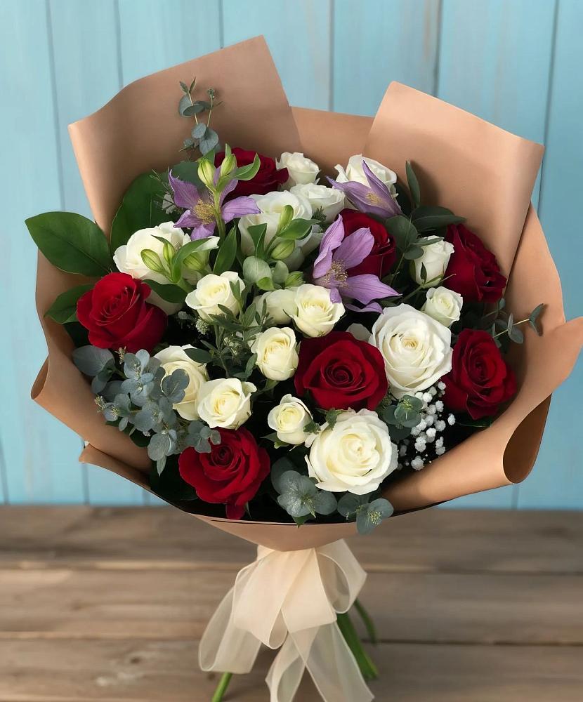 Букет цветов из: Розы и Альстромерии в Юрты
