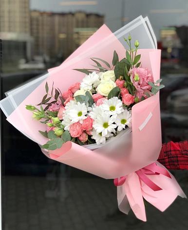 Букет цветов из: Розы, Лизиантусы и Хризантемы в Юрты