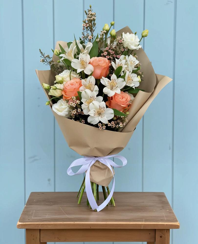 Букет цветов из: Альстромерии, Лизиантусы, Розы и Хризантемы в Юрты