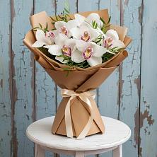 Букет цветов из:  Орхидеи и Розы в Юрты